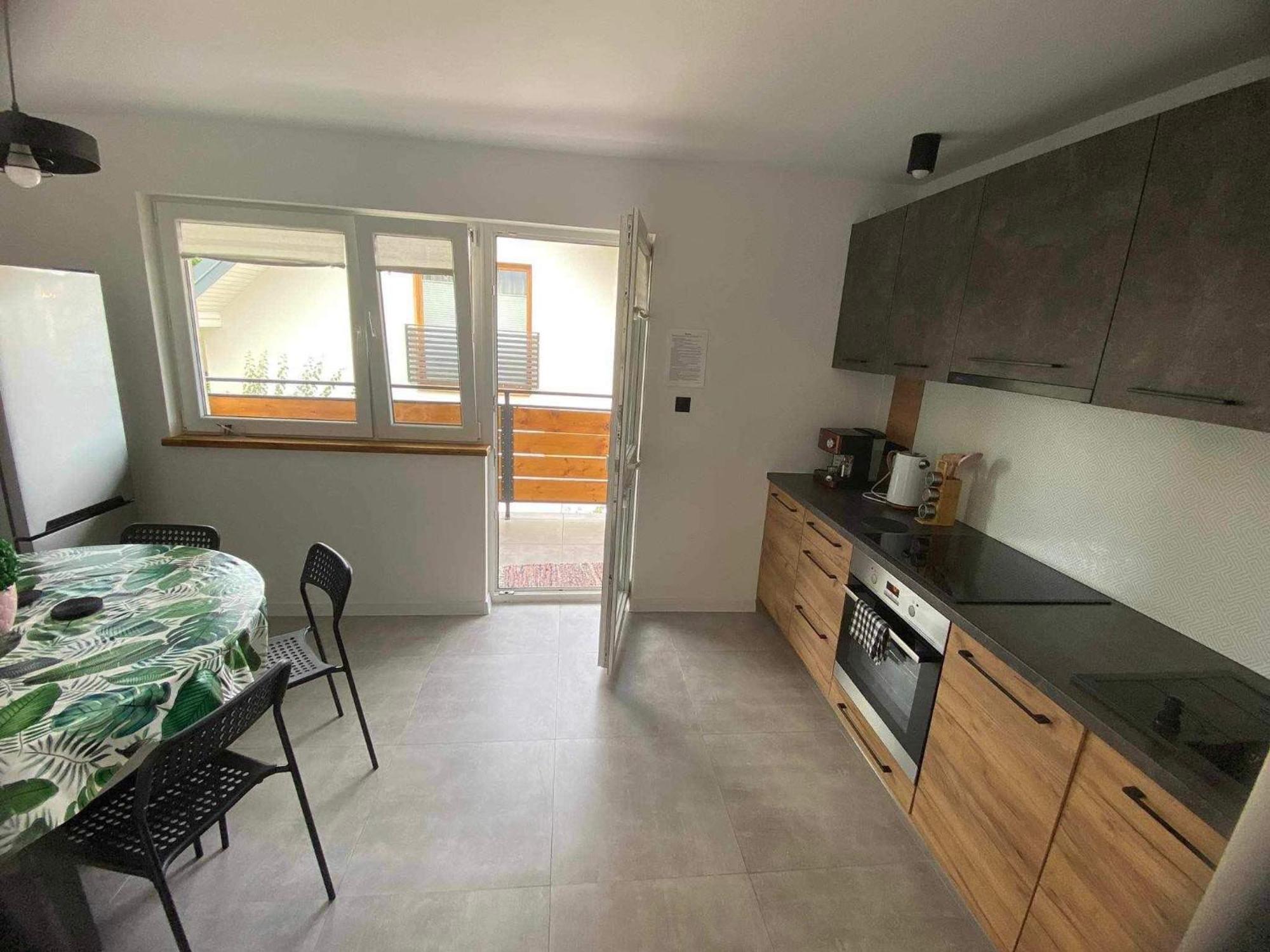 Apartamenty Fredry 莱斯科 外观 照片