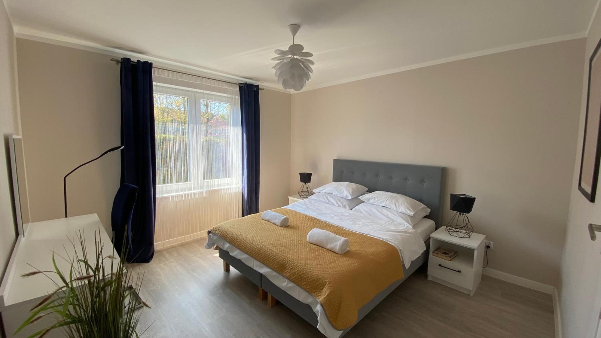 Apartamenty Fredry 莱斯科 外观 照片